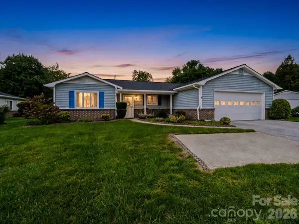 300 Dellford Court, Hendersonville, NC 28792