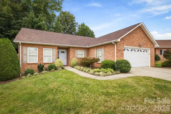 1211 Wexford Village Circle Ne, Lenoir, NC 28645