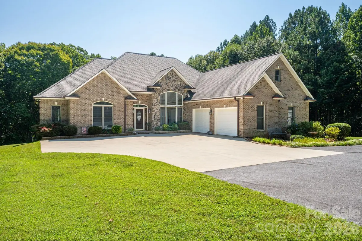 145 Chippawa Drive, Dallas, NC 28034 - #1