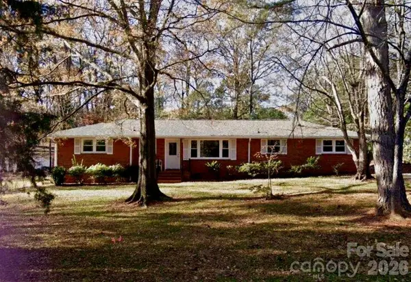 7029 Linda Lake Drive, Charlotte, NC 28215