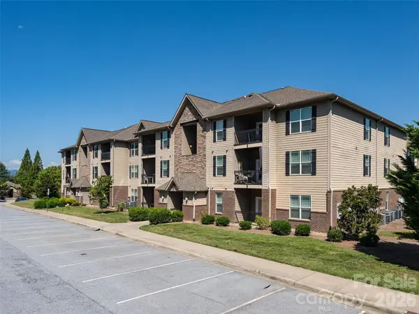 91 Brickton Village Circle #103, Fletcher, NC 28732