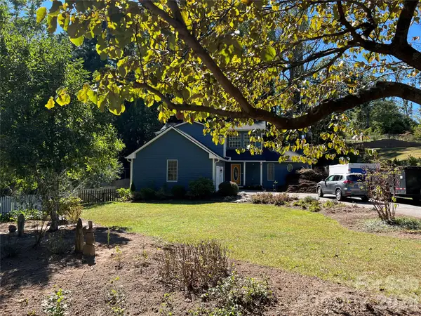 16 Pinecroft Road, Asheville, NC 28804
