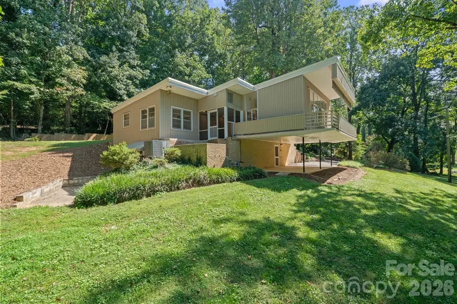 220 30th Avenue Nw, Hickory, NC 28601 - #3