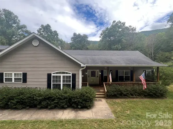 201 S Face Lane, Burnsville, NC 28714
