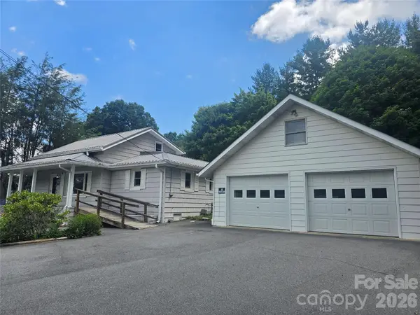 159 Hubert Street, Newland, NC 28657