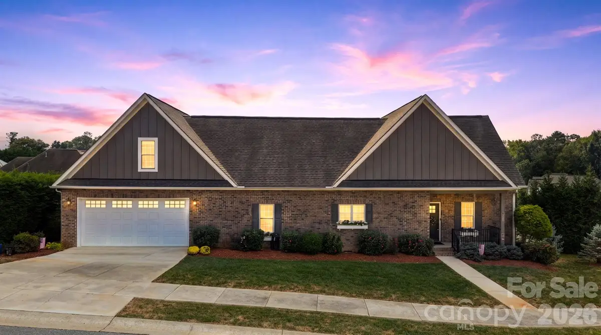 1258 10th Street Place Nw, Hickory, NC 28601 - #1