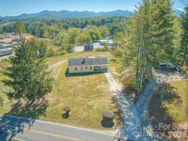 99 Justice Ridge Road, Candler, NC 28715