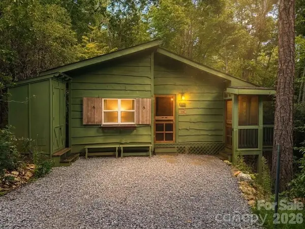 548 Bear Cub Drive, Spruce Pine, NC 28777