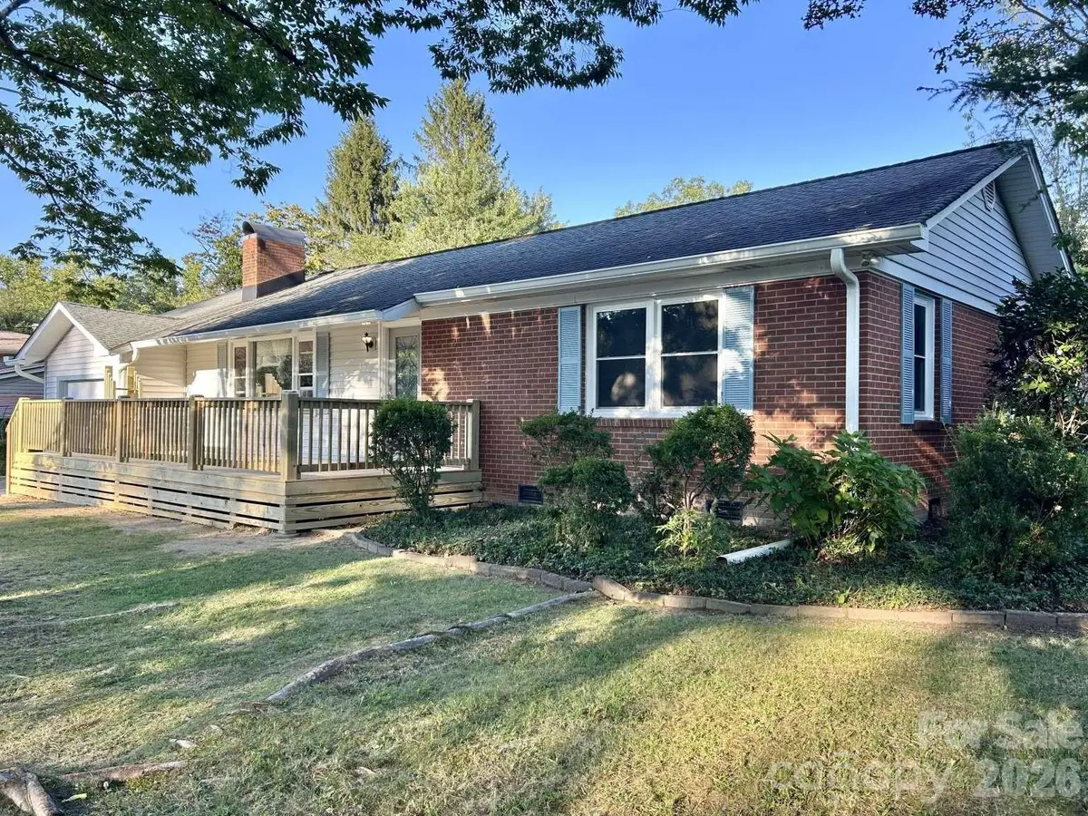 1225 Pinebrook Circle, Hendersonville, NC 28739 - #1