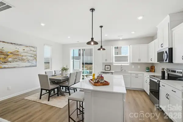 5234 Wyes Oak Lane, Charlotte, NC 28269