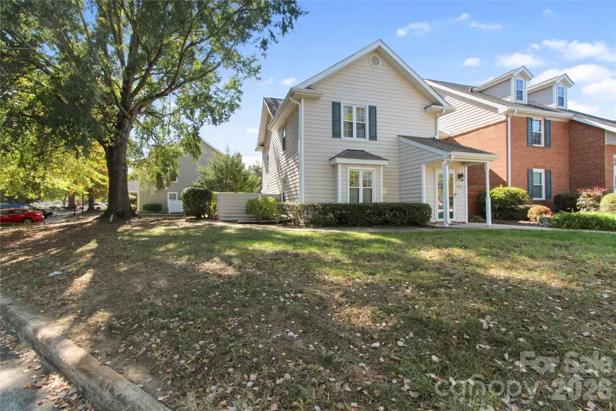 9328 S Vicksburg Park Court S, Charlotte, NC 28210 - #2