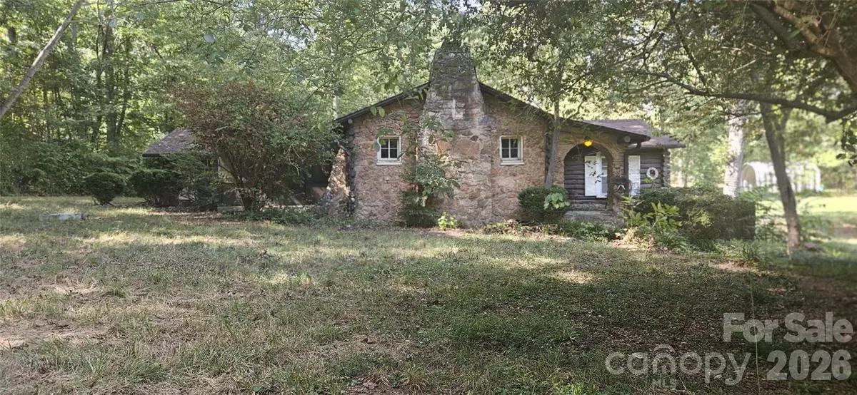 1944 E Maiden Road, Maiden, NC 28650 - #1