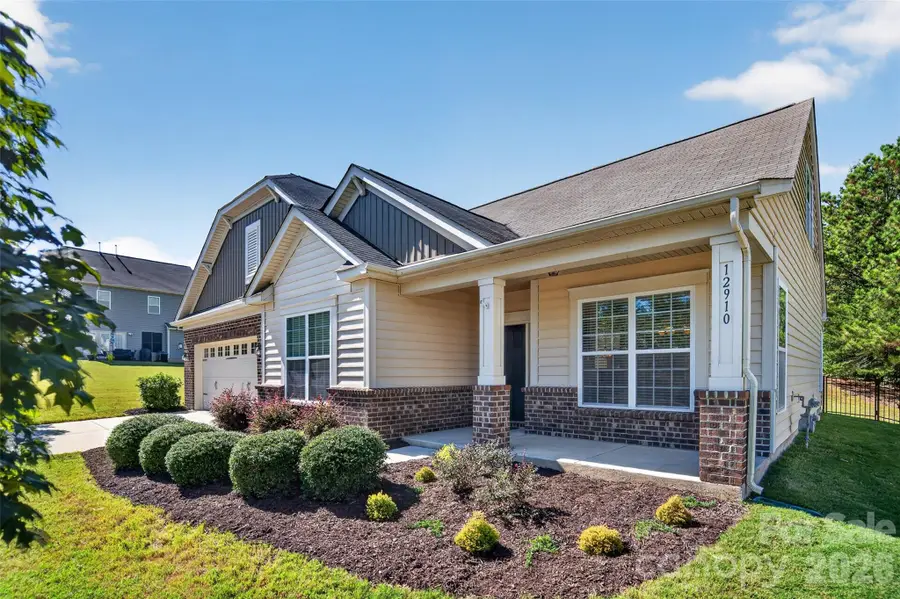 12910 Hunting Birds Lane, Charlotte, NC 28278 - #2