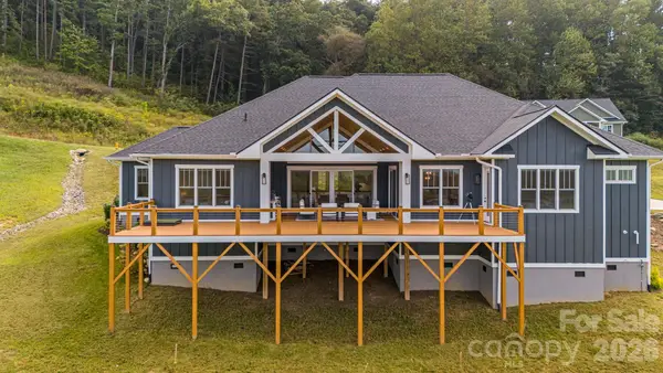 297 Maple Knoll Drive, Hendersonville, NC 28792