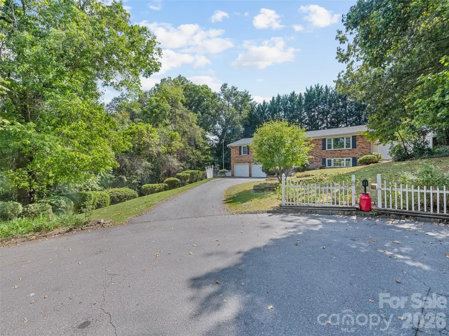 11 Crestwood Lane, Candler, NC 28715 - #2