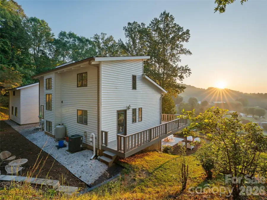343 Mountain View Road, Burnsville, NC 28714 - #2