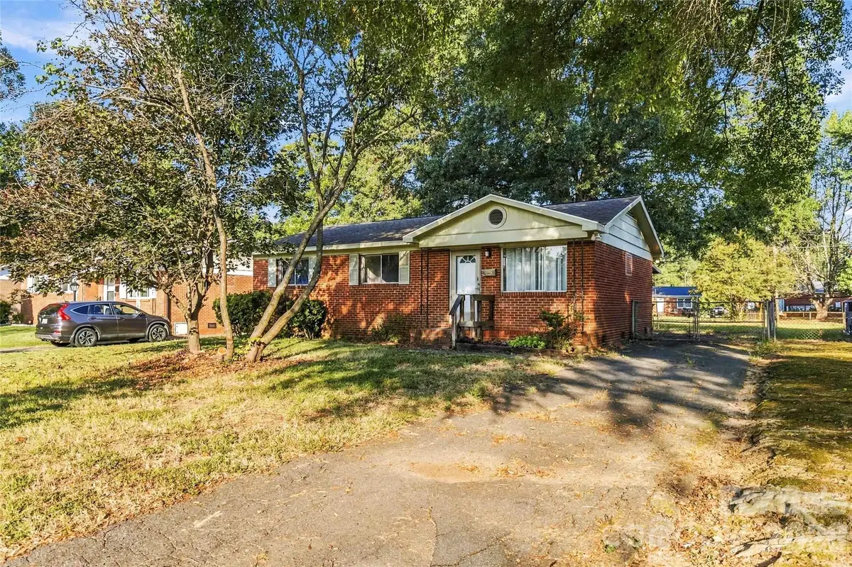 4629 Monmouth Drive, Charlotte, NC 28269 - #1