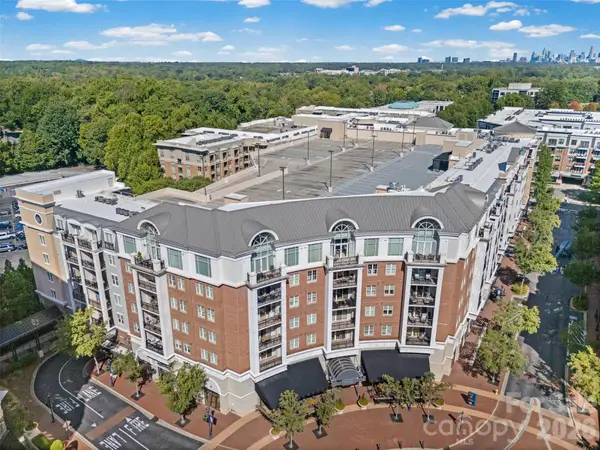 4620 Piedmont Row Drive W #302, Charlotte, NC 28210