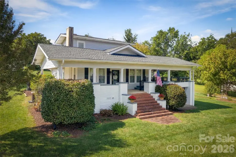 110 Burkemont Avenue, Morganton, NC 28655 - #2