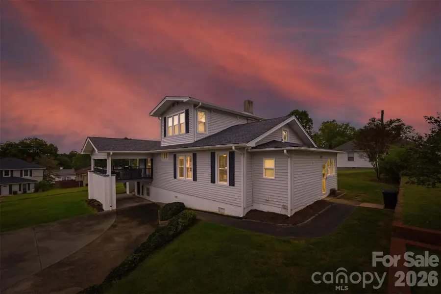 110 Burkemont Avenue, Morganton, NC 28655 - #3