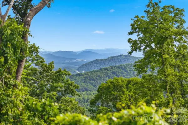 999 Perrion Avenue #18, Weaverville, NC 28787