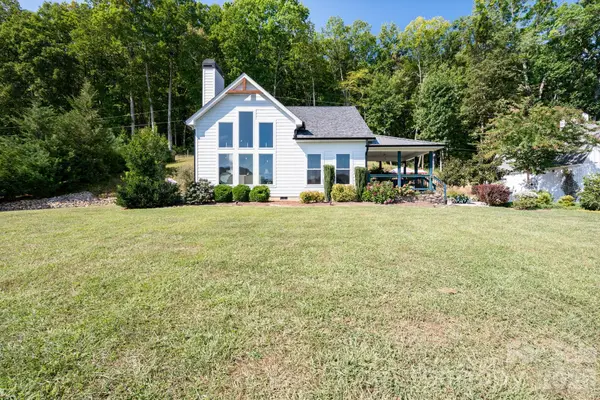 658 Pleasant Grove Church Road, Hendersonville, NC 28739