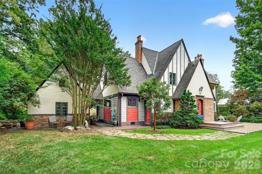 22 Manchester Drive, Asheville, NC 28805 - #2