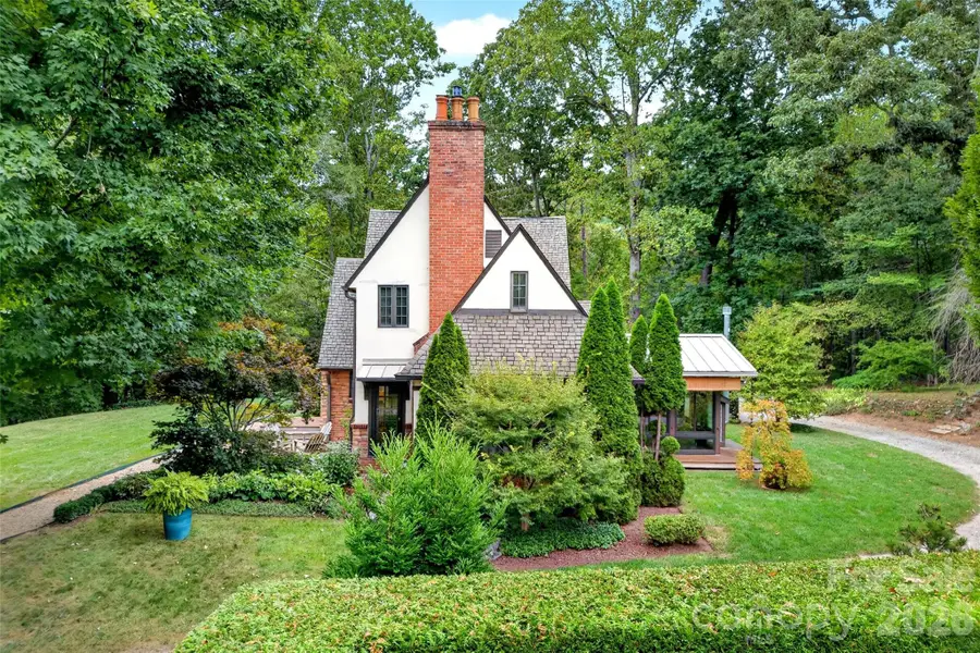 22 Manchester Drive, Asheville, NC 28805 - #3