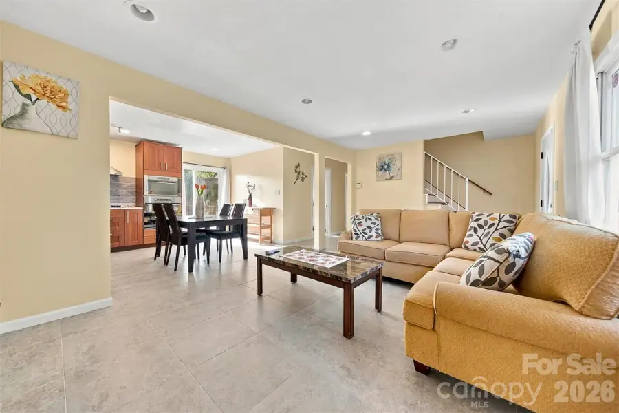 861 8th Street Place Se, Hickory, NC 28602 - #2