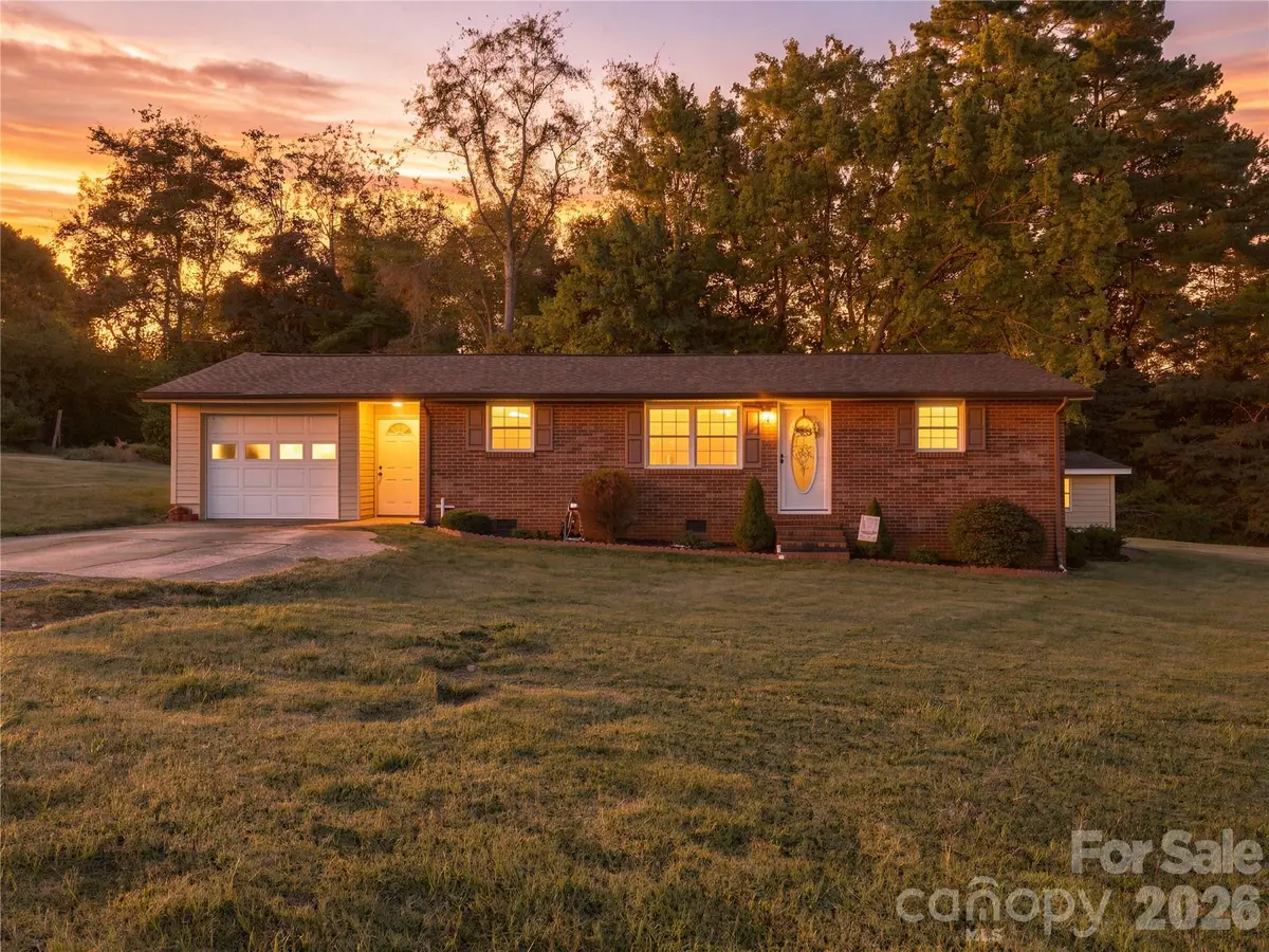129 Automotive Lane, Hickory, NC 28601 - #1
