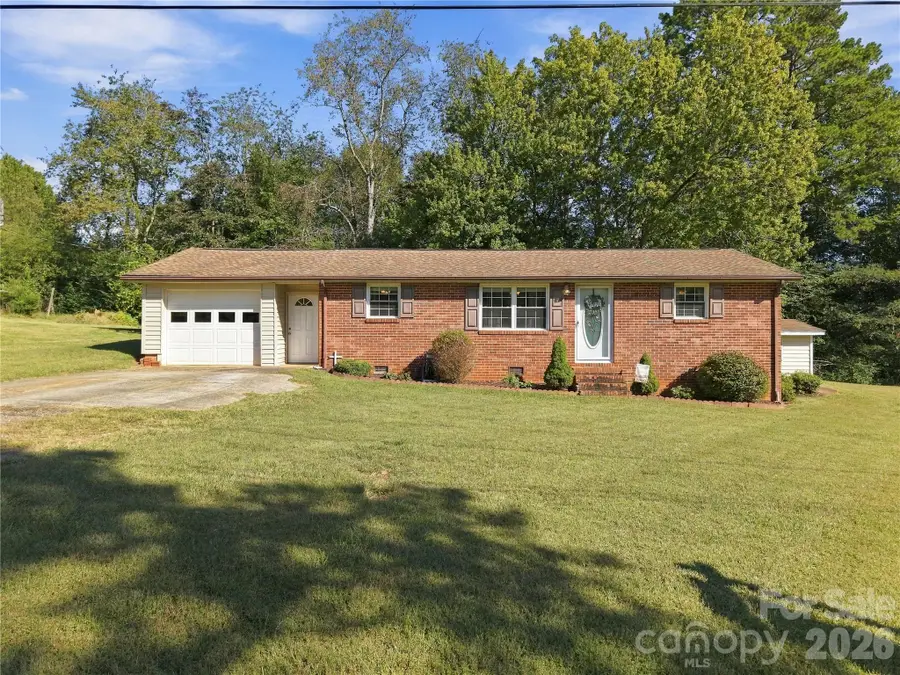 129 Automotive Lane, Hickory, NC 28601 - #2