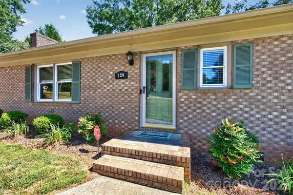 120 Regal Circle, Mooresville, NC 28117