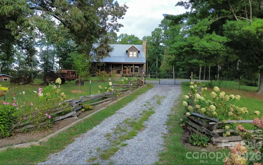 10 Black Bear Valley Drive, Hendersonville, NC 28792 - #2