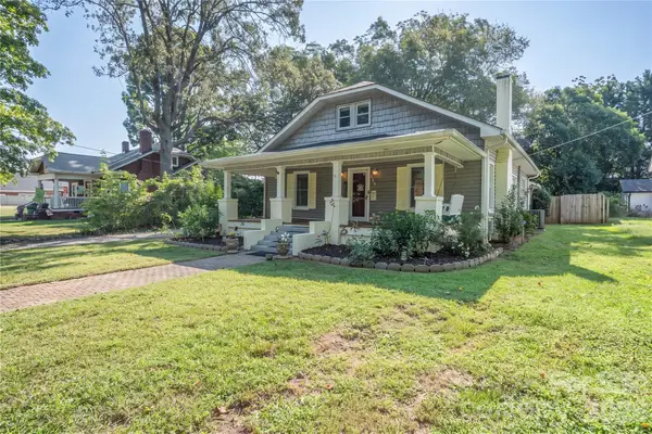 826 Davie Avenue, Statesville, NC 28677