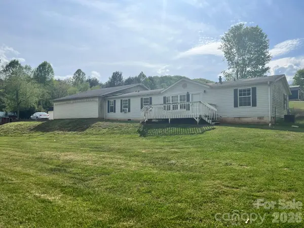 3 S Creek Drive, Leicester, NC 28748