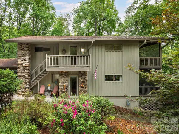 15 Cedarbrook Drive, Hendersonville, NC 28739