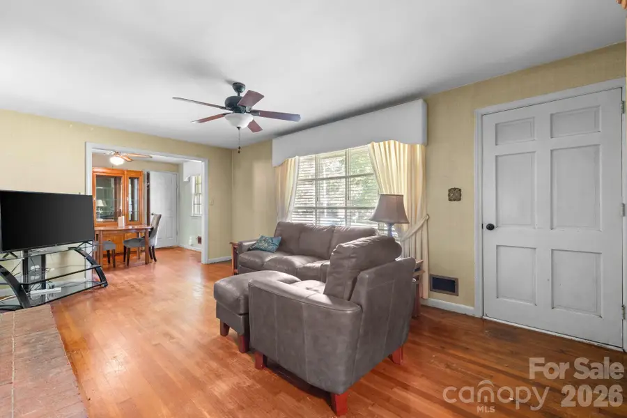 1416 36th Avenue Drive Ne, Hickory, NC 28601 - #2
