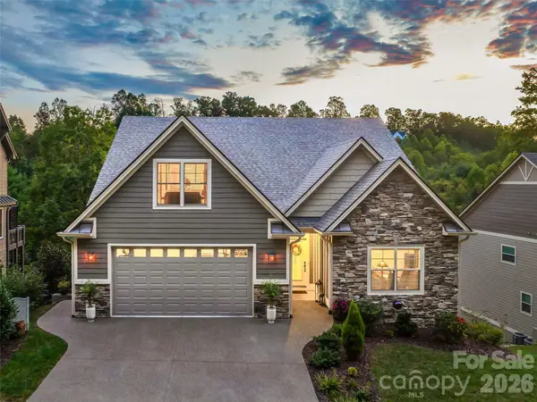 158 Narrows Run Loop, Hendersonville, NC 28791