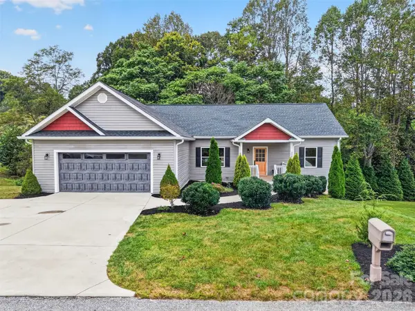 308 Beck Creek Circle, Flat Rock, NC 28731