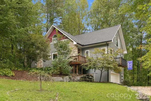 176 Sweetwater Hills Drive, Hendersonville, NC 28791