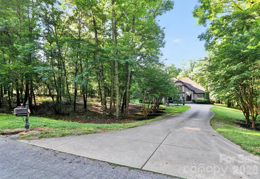 6031 Greystone Drive, Matthews, NC 28104 - #2