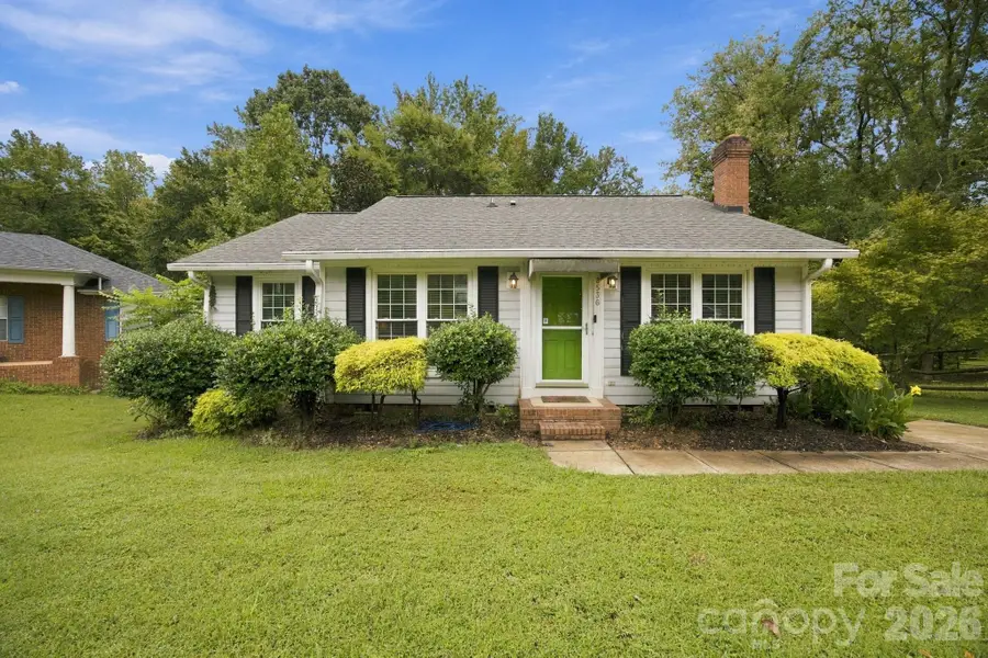 8536 Woodford Bridge Drive, Charlotte, NC 28216 - #2