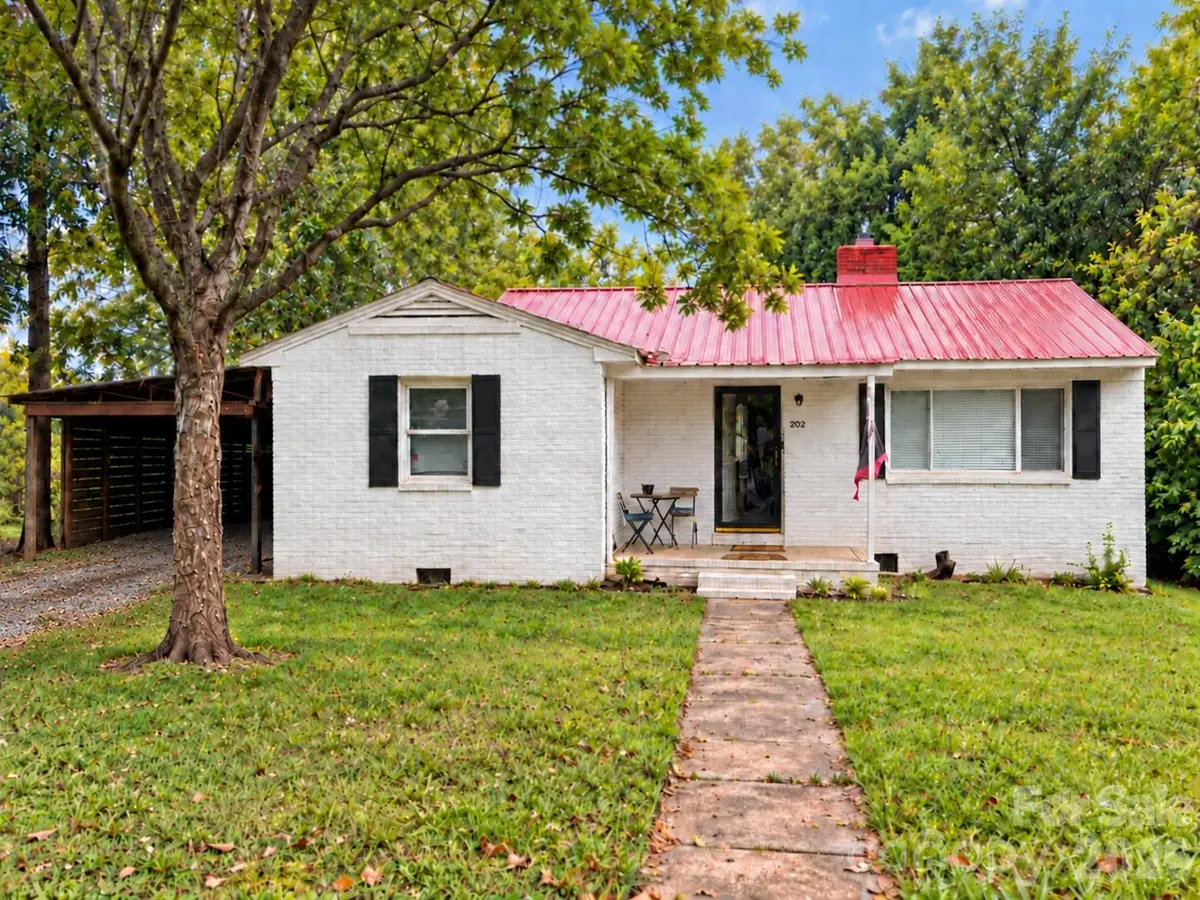 202 E 4th Street, Lexington, NC 27292 - #1