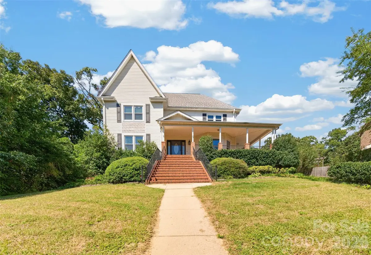 1058 13th Avenue Place Nw, Hickory, NC 28601 - #1