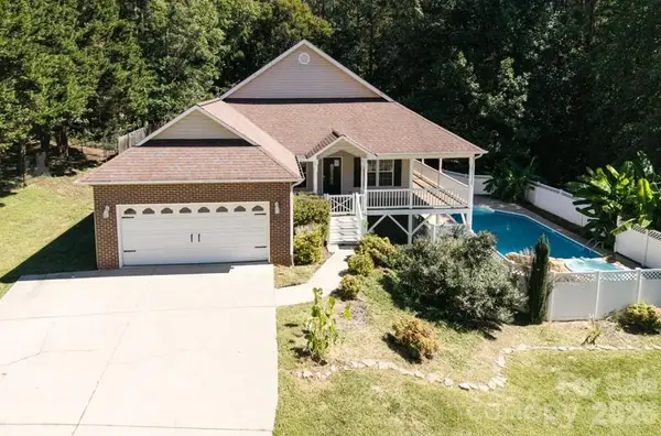 6391 Cathedral Drive, Hickory, NC 28601