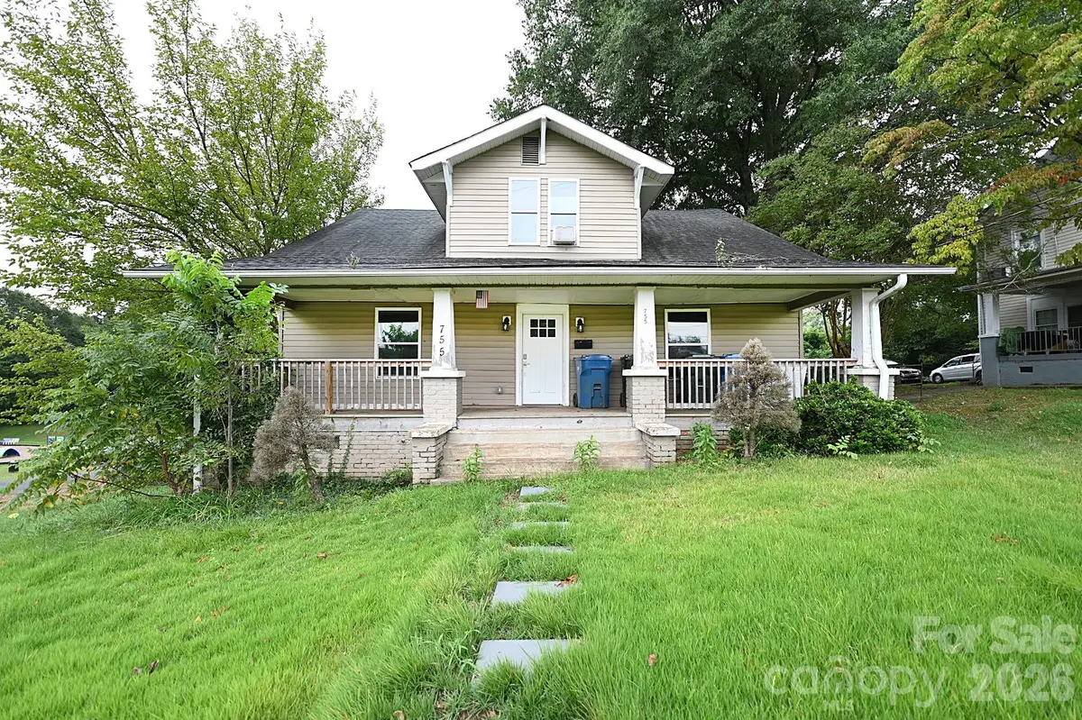 755 2nd Avenue Sw, Hickory, NC 28602 - #1