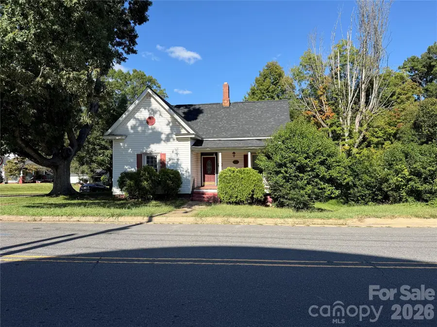 261 W Iredell Avenue, Mooresville, NC 28115 - #3