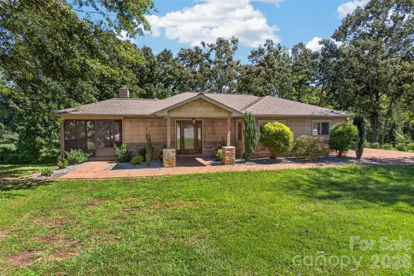 117 Edgewood Avenue, Landrum, SC 29356