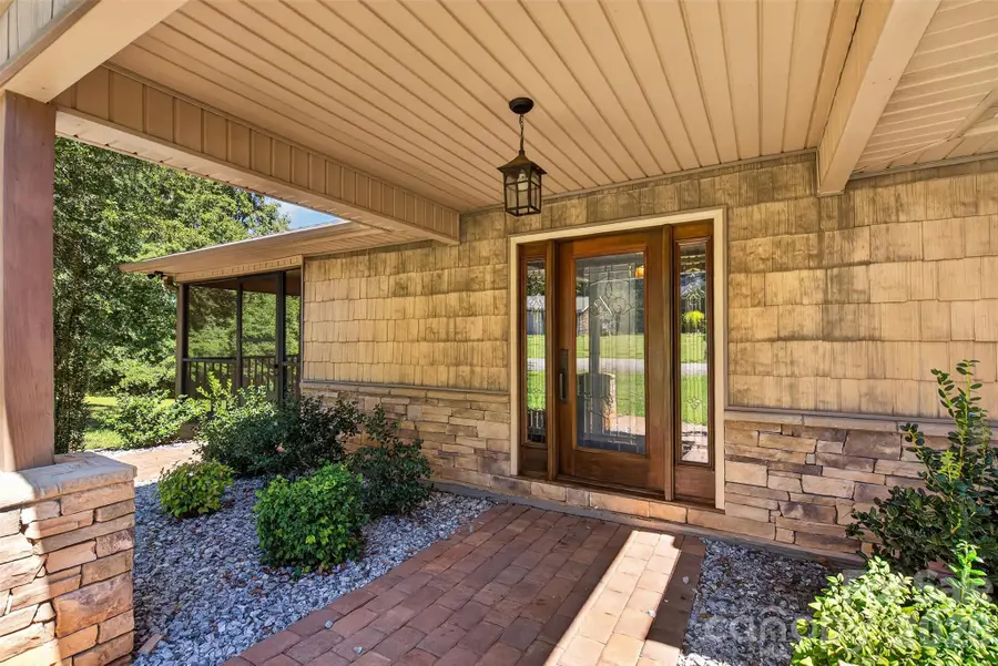 117 Edgewood Avenue, Landrum, SC 29356 - #2
