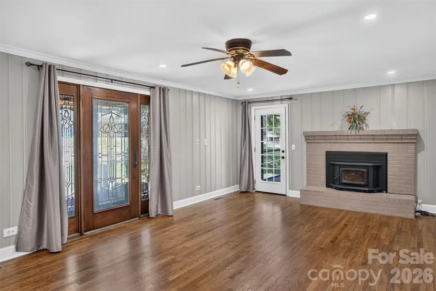117 Edgewood Avenue, Landrum, SC 29356 - #3